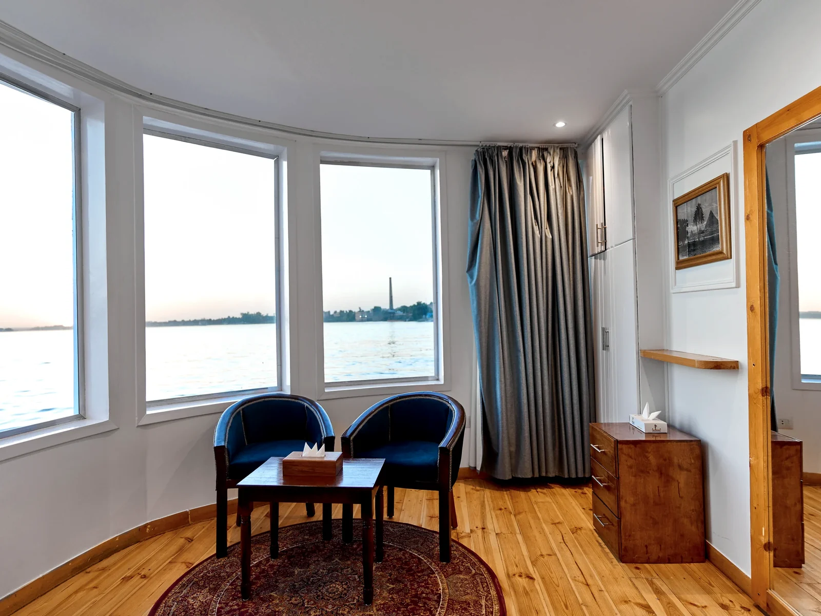 Panoramic Suites detail 2